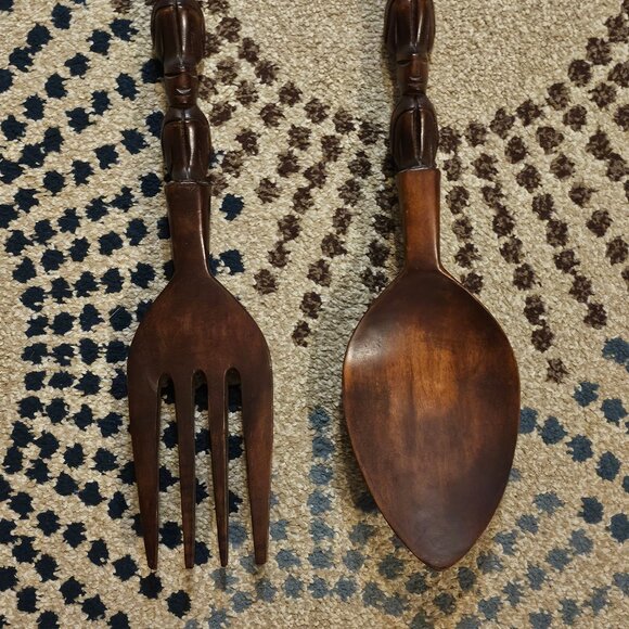 Vintage MCM 19" Carved Wooden Fork and Spoon Wall Decor Tiki Totem - Picture 2 of 7